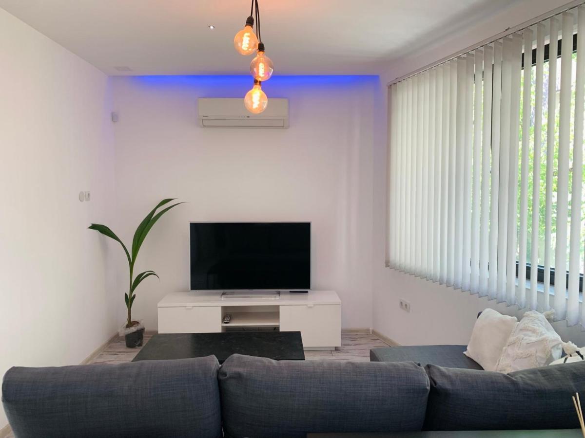 Nordic Style Apartment With Underground Parking Sofia Exterior photo